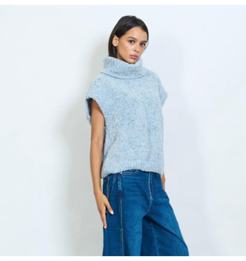 jersey sin manga azul cielo