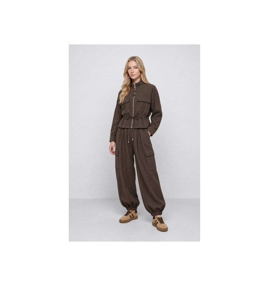 conjunto chaqueta y...