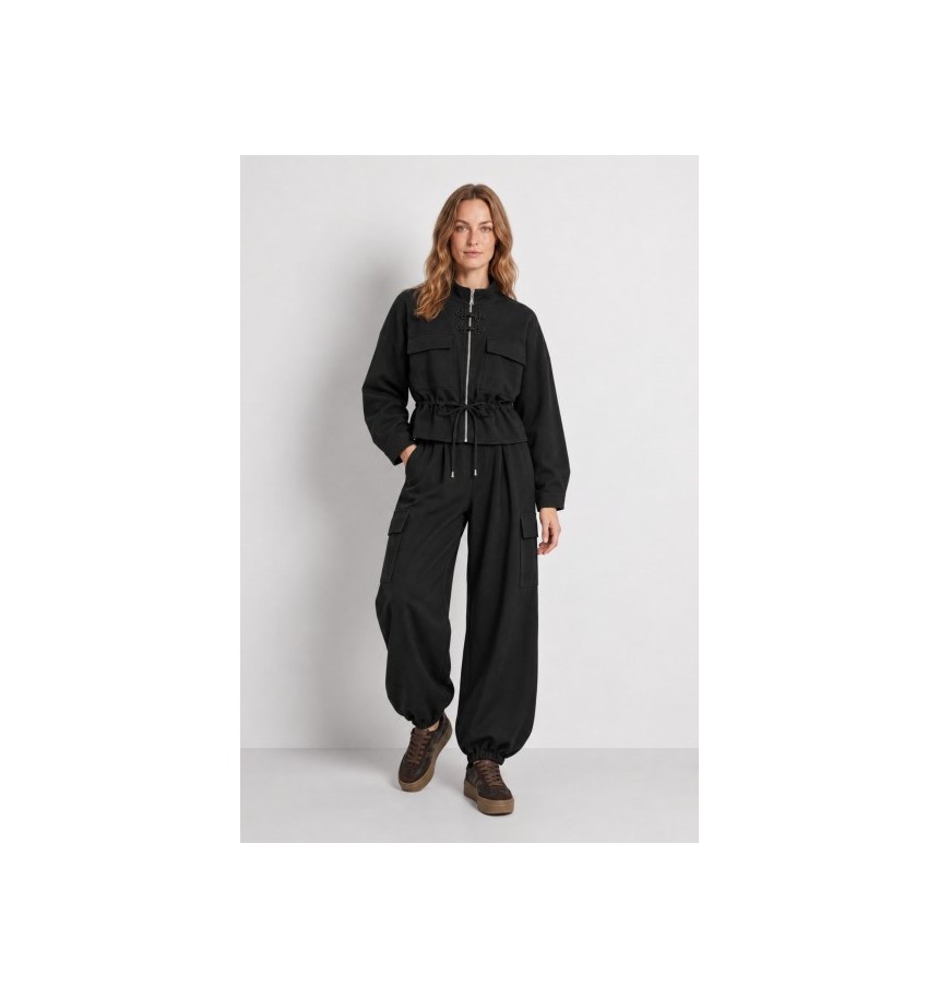 conjunto chaqueta y...